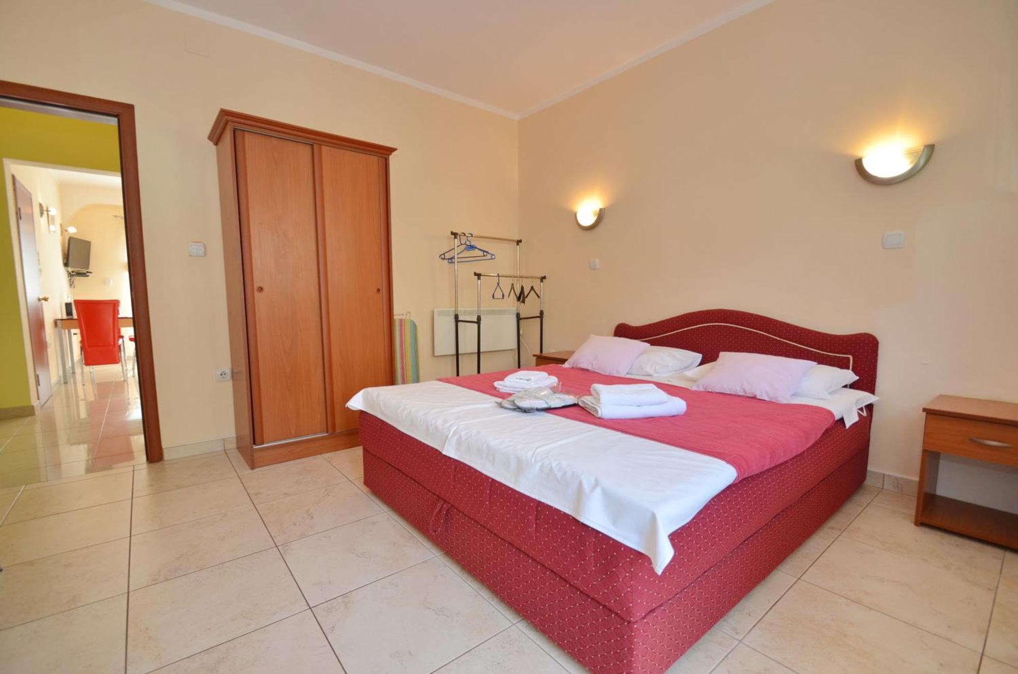 Apartments Dinko Zifra Тиват Экстерьер фото