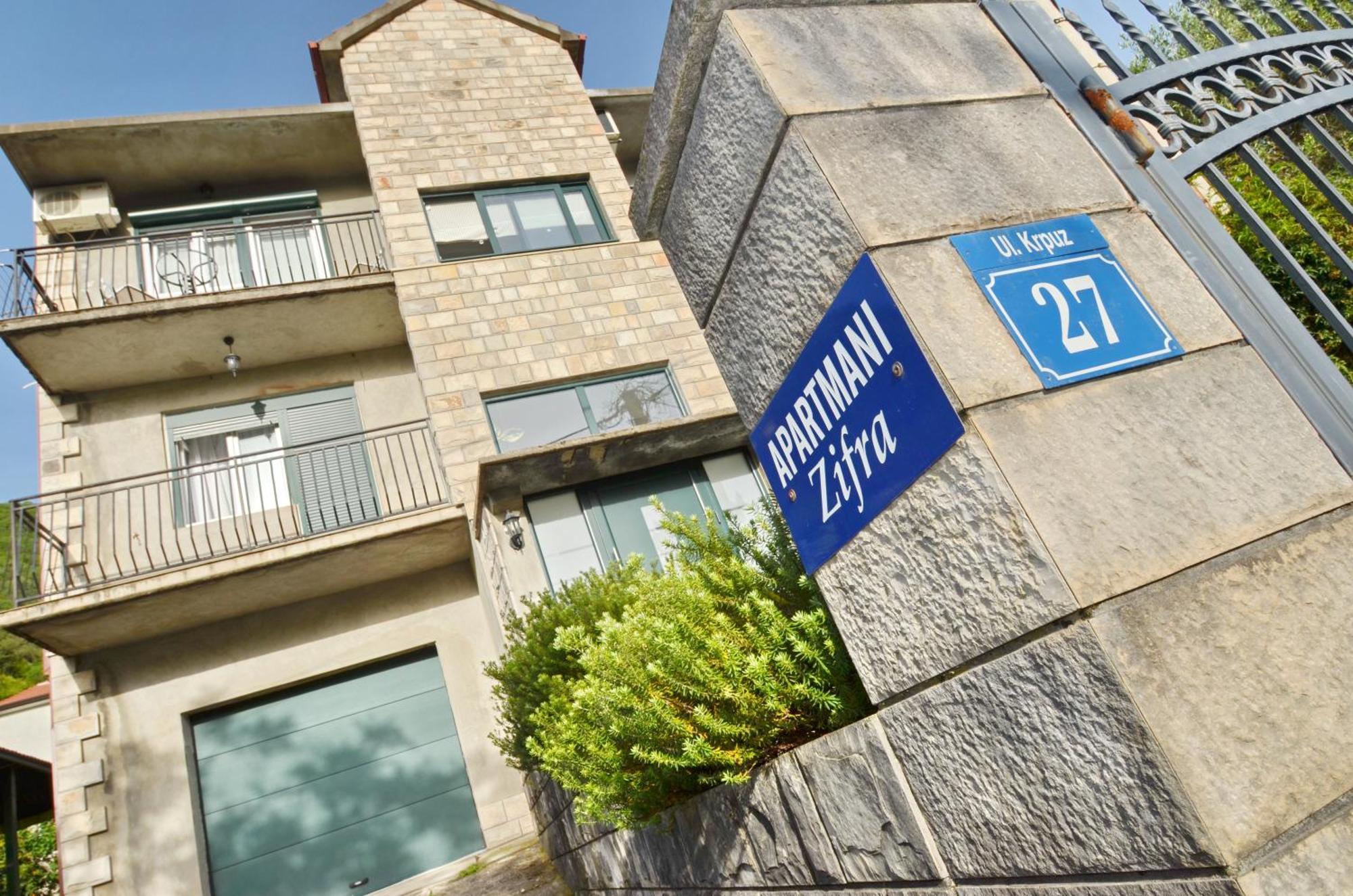Apartments Dinko Zifra Тиват Экстерьер фото