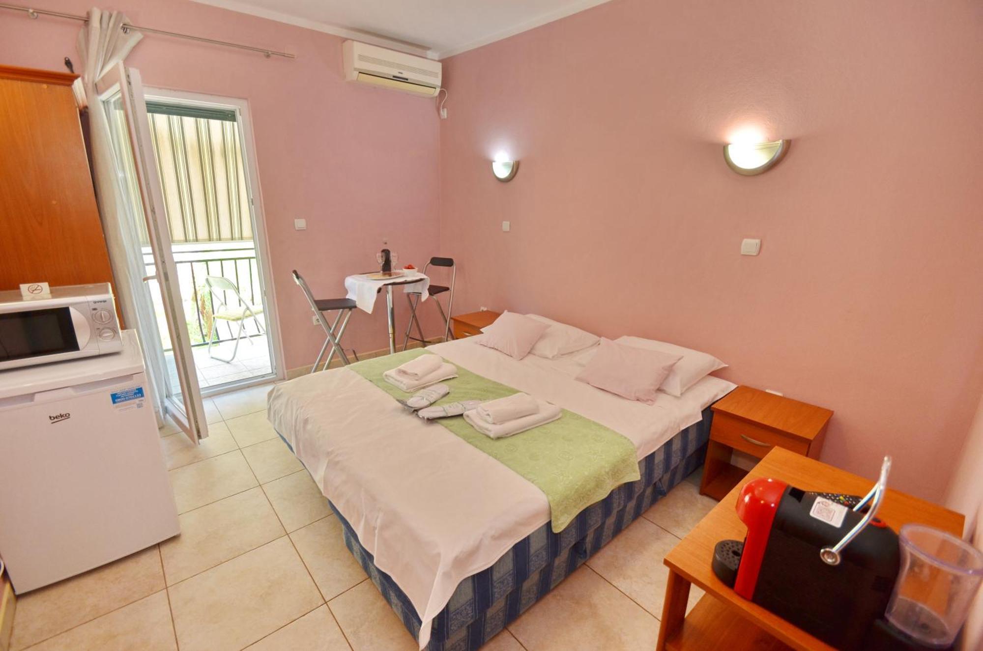 Apartments Dinko Zifra Тиват Экстерьер фото
