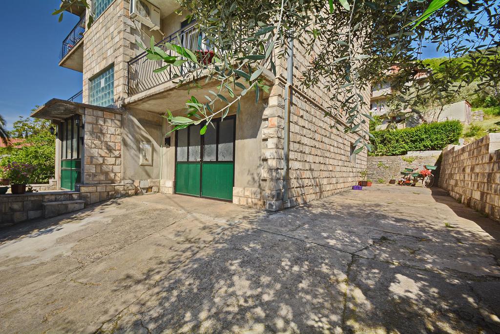 Apartments Dinko Zifra Тиват Экстерьер фото