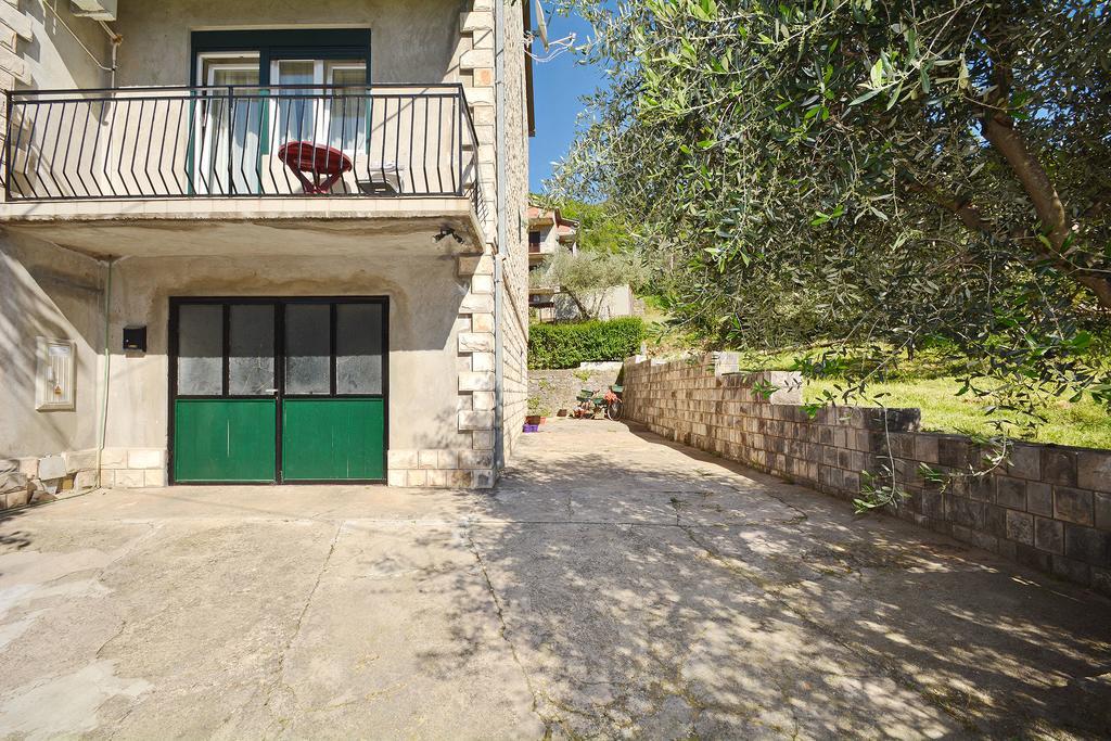 Apartments Dinko Zifra Тиват Экстерьер фото